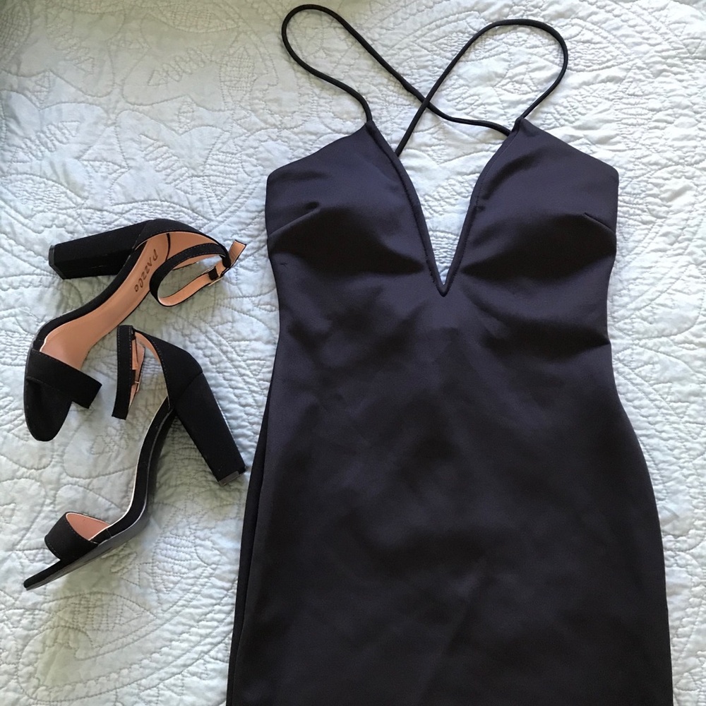 “Instagram baddie” black dress 🖤✨